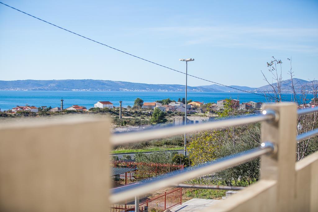 Apartments Mira Каштела Экстерьер фото